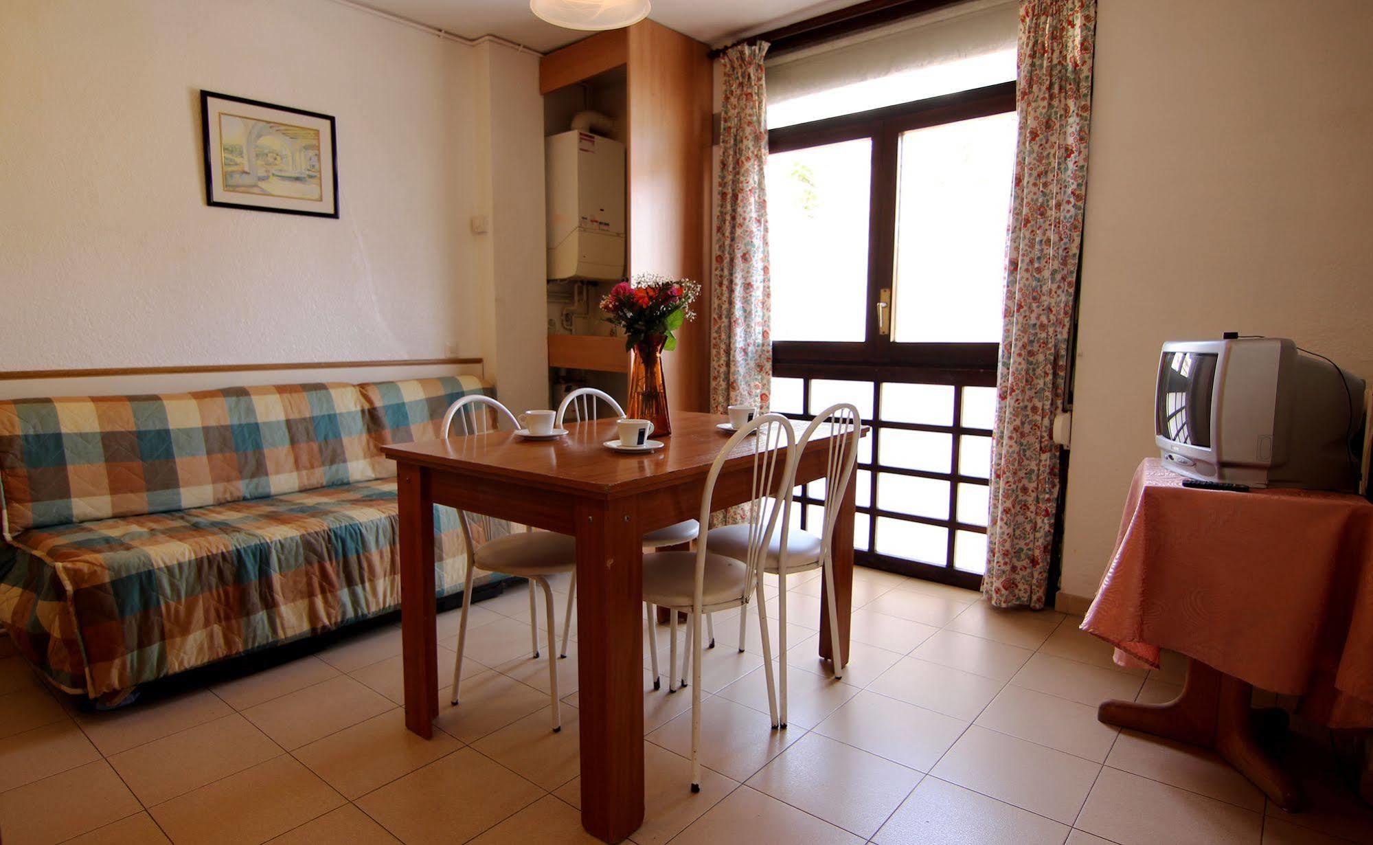 Apartamentos Zodiac Lloret de Mar Ngoại thất bức ảnh